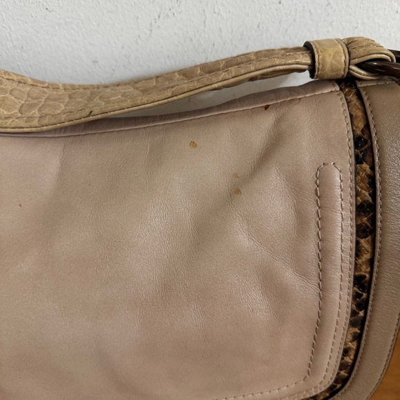 Coach - Picture 2 of 16